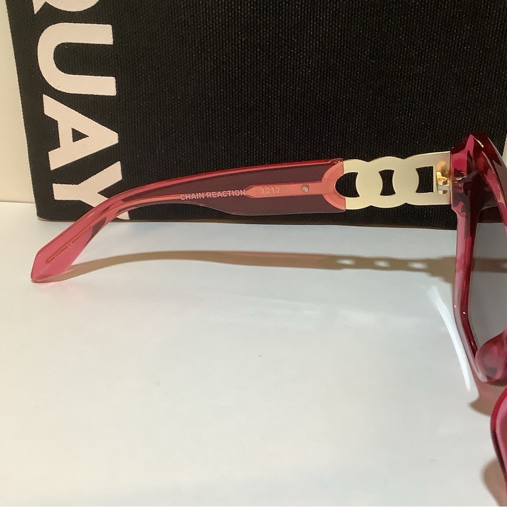 Quay Australia Chain Reaction Pink Cat Eye Sunglasses New - Picture 4 of 5